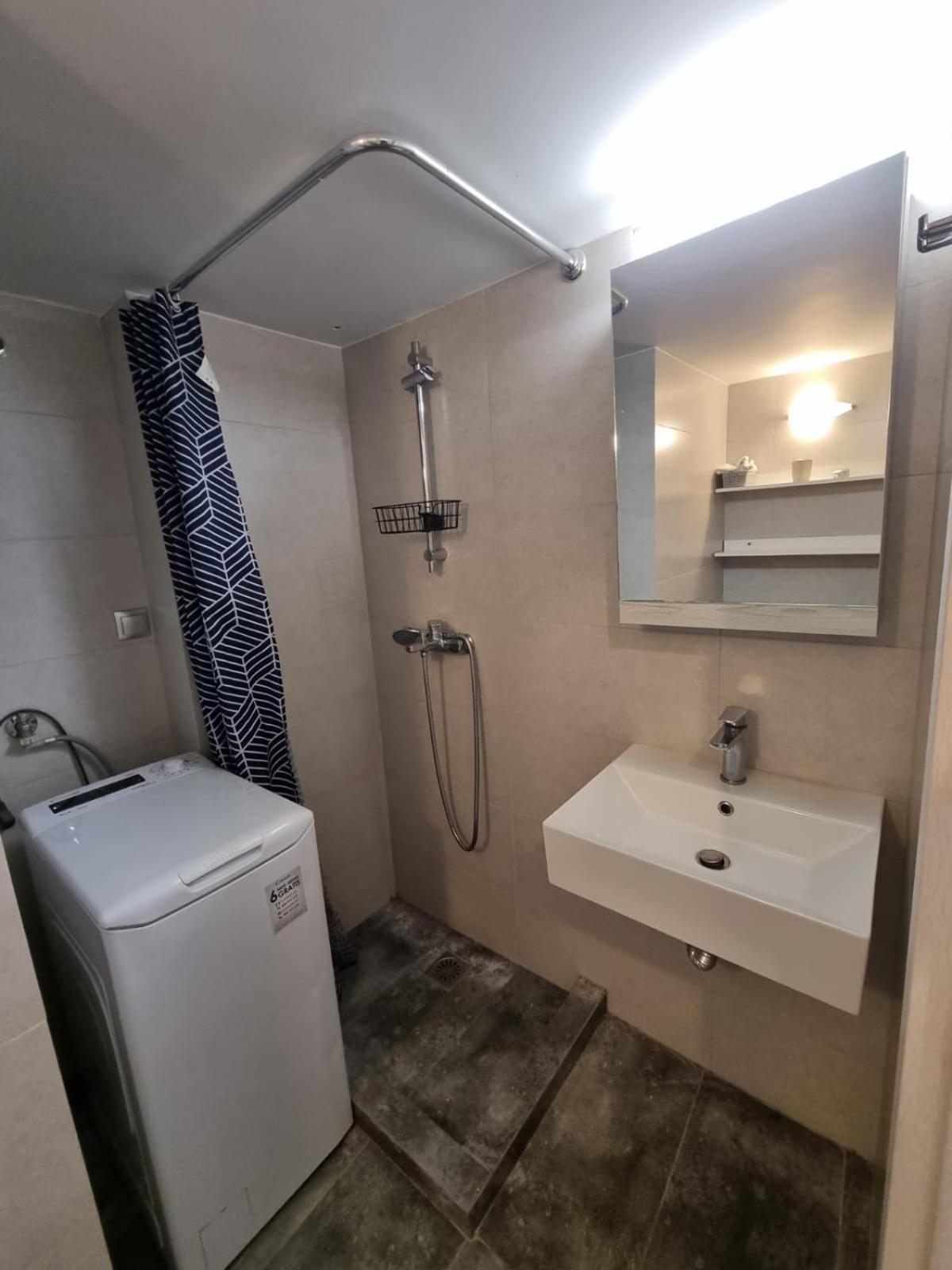 Stylish Urban Apartment By Yha Athens Ngoại thất bức ảnh